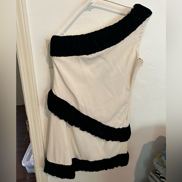 Rachel Zoe one shoulder mini dress - Picture 2 of 9